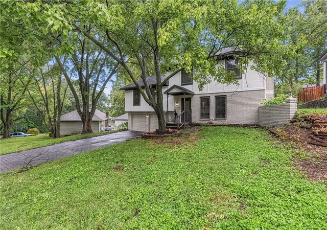 Photo 3 of Sale Pending at 10600 NW 58th Street, Kansas City, MO 64152 | MLS# 2640575 | Listing updated on 2026-10-05