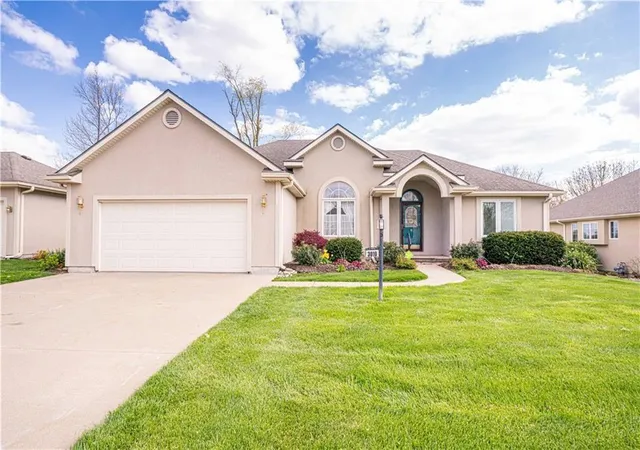 Photo 1 of Sale Pending at 3010 Hirter Dr, Saint Joseph, MO 64506 | MLS# 2640576 | Listing updated on 2026-09-25