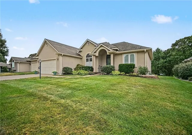 Photo 2 of Sale Pending at 3010 Hirter Dr, Saint Joseph, MO 64506 | MLS# 2640576 | Listing updated on 2026-09-25