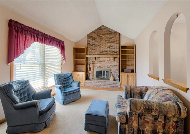 Photo 4 of Sale Pending at 2106 NW 84th Terrace, Kansas City, MO 64154 | MLS# 2640578 | Listing updated on 2026-09-17