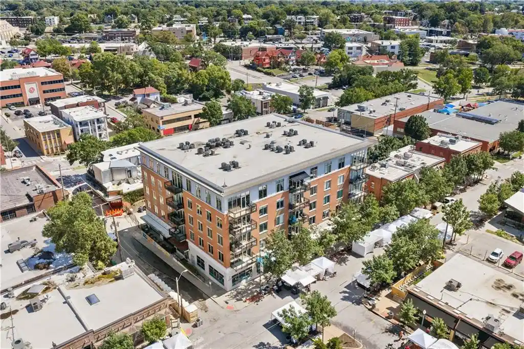 Listing Photo 54 - Condo for sale in 4141 Pennsylvania Ave located at 4141 Pennsylvania Ave, Kansas City, MO 64111 - Unit #507