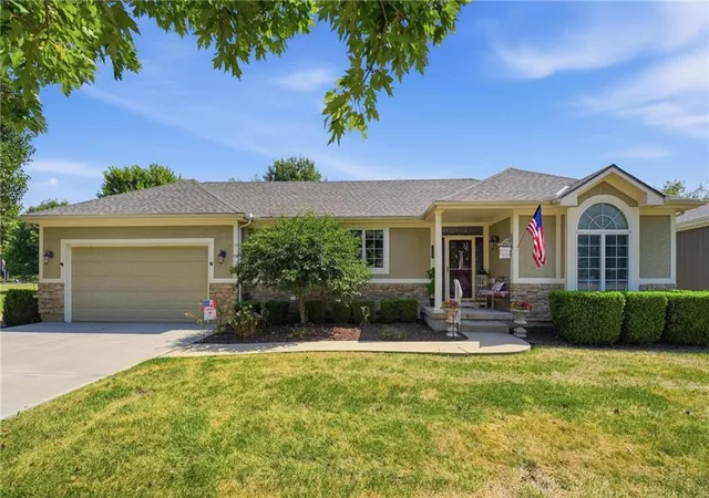 Photo 1 of Single family home for sale at 29419 Palmer Dr, Paola, KS 66071 | MLS# 2640581 | Listing updated on 2026-09-26