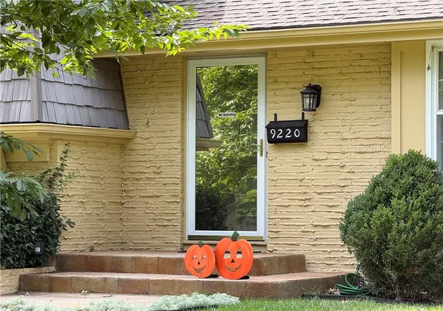 Photo 1 of Single family home for sale at 9220 Dearborn St, Overland Park, KS 66207 | MLS# 2640596 | Listing updated on 2026-10-01
