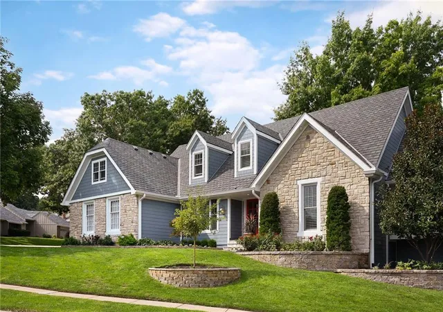 Photo 2 of Single family home for sale at 10600 W 108th Terrace, Overland Park, KS 66210 | MLS# 2640599 | Listing updated on 2026-10-01