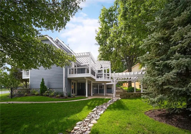 Photo 3 of Single family home for sale at 10600 W 108th Terrace, Overland Park, KS 66210 | MLS# 2640599 | Listing updated on 2026-10-01