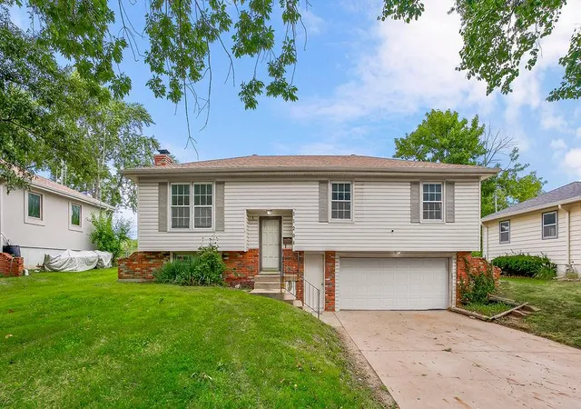 Single family home for sale at 11204 W 51st Terrace, Shawnee, KS 66203 | MLS# 2640604