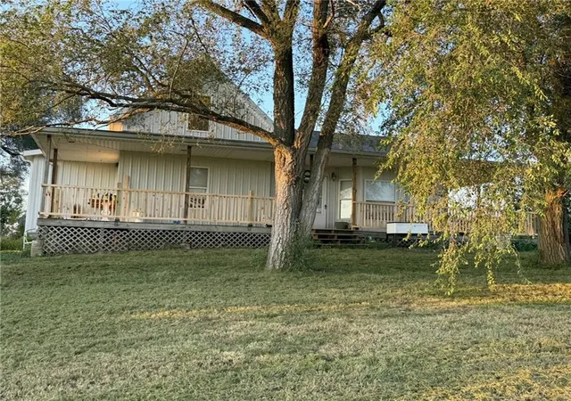Photo 3 of Sale Pending at 5345 Nw Jewell Dr, Kidder, MO 64649 | MLS# 2640610 | Listing updated on 2026-10-06