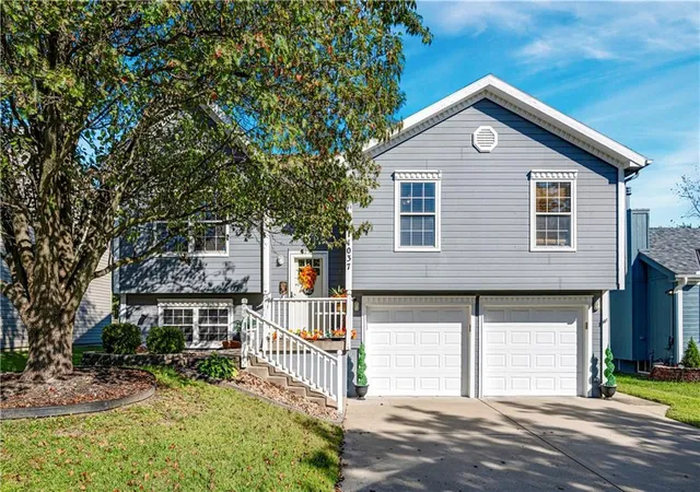 Photo 3 of Single family home for sale at 11037 N Lewis Ave, Kansas City, MO 64157 | MLS# 2640633 | Listing updated on 2026-10-09