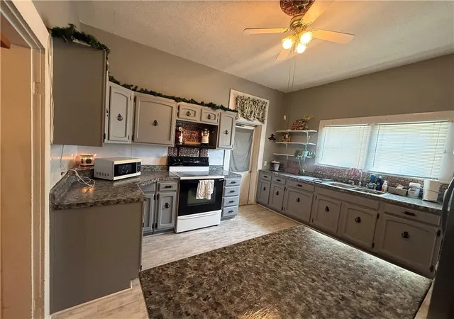 Photo 4 of Sale Pending at 209 W Nodaway St, Oregon, MO 64473 | MLS# 2640635 | Listing updated on 2026-10-02