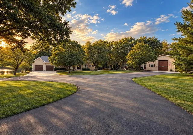 Photo 3 of Sale Pending at 10166 W 263rd Street, Louisburg, KS 66053 | MLS# 2640644 | Listing updated on 2026-09-13
