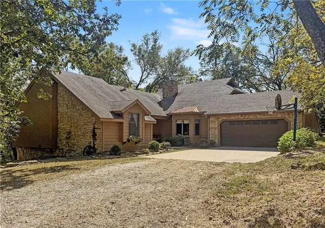 Photo 1 of Single family home for sale at 643 N 750 Road, Lawrence, KS 66047 | MLS# 2640650 | Listing updated on 2026-09-12