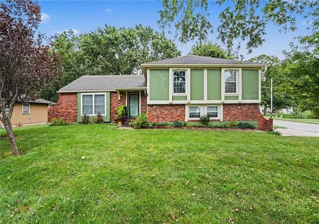 Photo 2 of Single family home for sale at 1613 Todd St, Platte City, MO 64079 | MLS# 2640652 | Listing updated on 2026-09-23