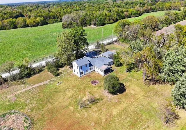 Photo 3 of Single family home for sale at 346 Nw 131st Road, Clinton, MO 64735 | MLS# 2640656 | Listing updated on 2026-10-15