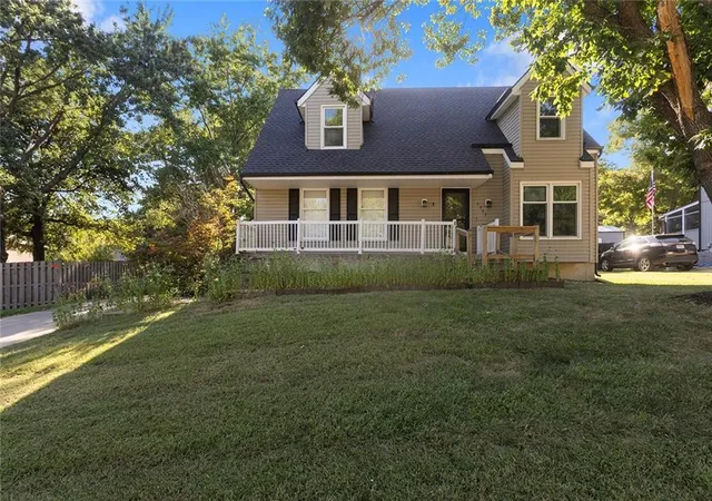 Photo 1 of Sale Pending at 6902 Michael Ln, Pleasant Valley, MO 64068 | MLS# 2640660 | Listing updated on 2026-09-08