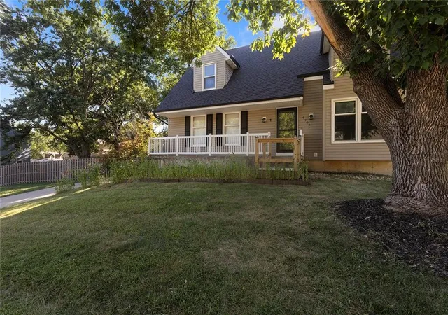 Photo 2 of Sale Pending at 6902 Michael Ln, Pleasant Valley, MO 64068 | MLS# 2640660 | Listing updated on 2026-09-08