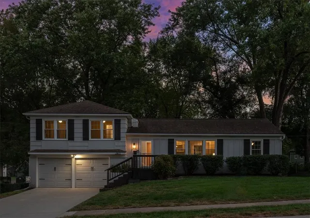 Photo 2 of Single family home for sale at 5817 W 101st Place, Overland Park, KS 66207 | MLS# 2640661 | Listing updated on 2026-09-29