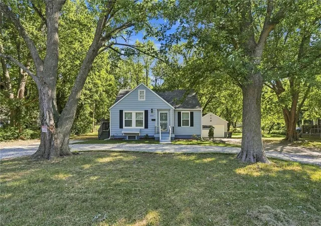 Photo 1 of Single family home for sale at 6315 E Red Brg Rd, Kansas City, MO 64134 | MLS# 2640662 | Listing updated on 2026-09-19