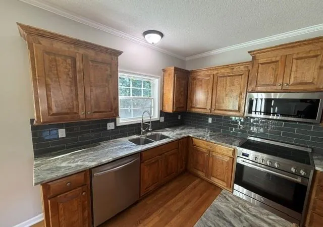 Photo 3 of Single family home for sale at 421 Stacey Dr, Lee's Summit, MO 64082 | MLS# 2640671 | Listing updated on 2026-09-05