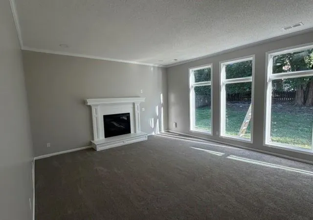 Photo 4 of Single family home for sale at 421 Stacey Dr, Lee's Summit, MO 64082 | MLS# 2640671 | Listing updated on 2026-09-05