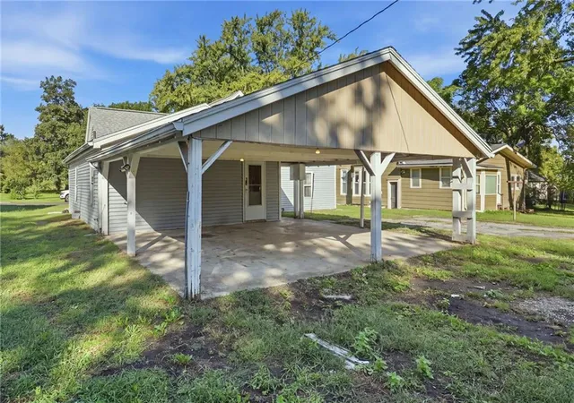 Photo 3 of Single family home for sale at 406 S 3rd Street, Odessa, MO 64076 | MLS# 2640684 | Listing updated on 2026-10-07