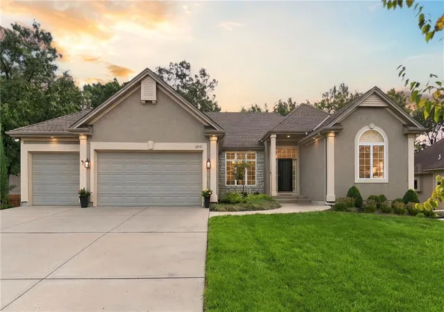 Photo 1 of Sale Pending at 12521 Grand Ave, Kansas City, MO 64145 | MLS# 2640692 | Listing updated on 2026-09-26