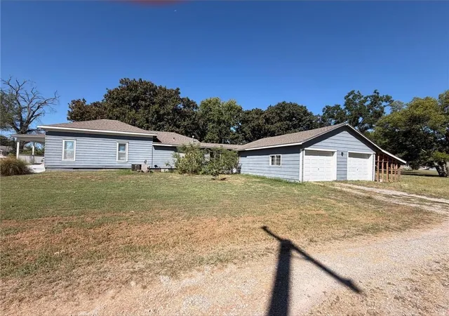 Photo 1 of Single family home for sale at 204 E Maple St, Girard, KS 66743 | MLS# 2640694 | Listing updated on 2026-09-29