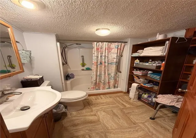 Photo 4 of Single family home for sale at 204 E Maple St, Girard, KS 66743 | MLS# 2640694 | Listing updated on 2026-09-29