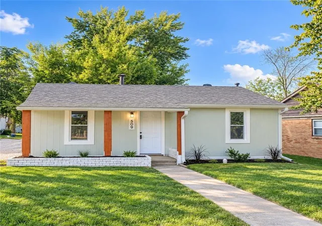 Photo 1 of Single family home for sale at 509 E North St, Warrensburg, MO 64093 | MLS# 2640699 | Listing updated on 2026-10-02