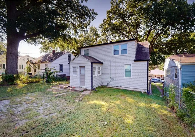 Photo 3 of Single family home for sale at 1204 Olive St, Leavenworth, KS 66048 | MLS# 2640709 | Listing updated on 2026-09-05