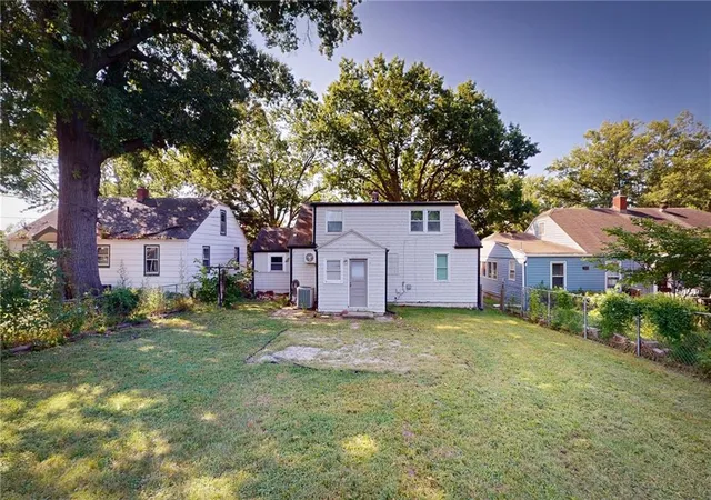 Photo 4 of Single family home for sale at 1204 Olive St, Leavenworth, KS 66048 | MLS# 2640709 | Listing updated on 2026-09-05