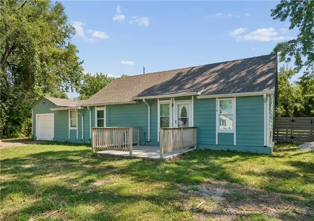 Photo 3 of Single family home for sale at 3219 Donnelly Ave, Kansas City, MO 64129 | MLS# 2640714 | Listing updated on 2026-09-05