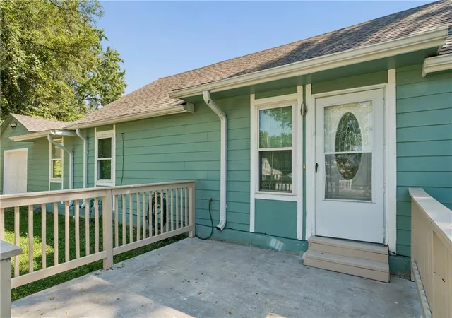 Photo 3 of Single family home for sale at 3219 Donnelly Ave, Kansas City, MO 64129 | MLS# 2640714 | Listing updated on 2026-10-15