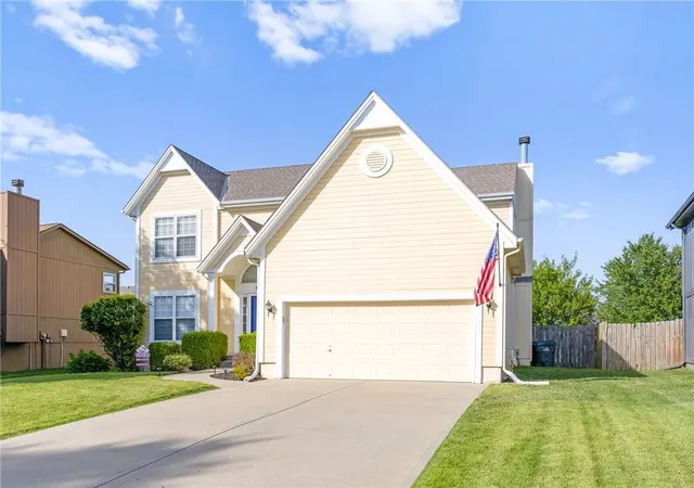 Photo 2 of Sale Pending at 18994 W 163 Court, Olathe, KS 66062 | MLS# 2640721 | Listing updated on 2026-09-21