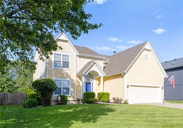 Photo 3 of Sale Pending at 18994 W 163 Court, Olathe, KS 66062 | MLS# 2640721 | Listing updated on 2026-09-21