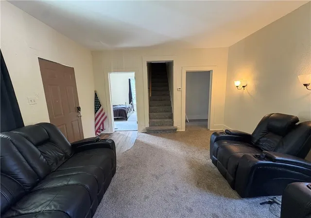 Photo 4 of Single family home for sale at 805 W Main St, Savannah, MO 64485 | MLS# 2640729 | Listing updated on 2026-09-28