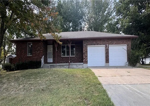Single family home for sale at 402 S Delaware St, Archie, MO 64725 | MLS# 2640731