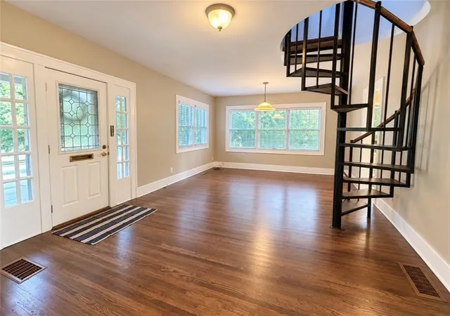 Photo 4 of Single family home for sale at 1424 N Mulberry St, Maryville, MO 64468 | MLS# 2640737 | Listing updated on 2026-09-05