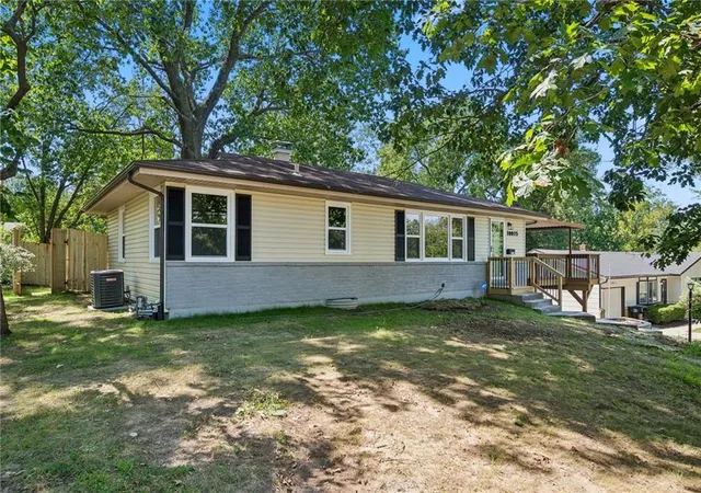 Photo 1 of Single family home for sale at 10015 E 31st Street, Independence, MO 64052 | MLS# 2640738 | Listing updated on 2026-09-06