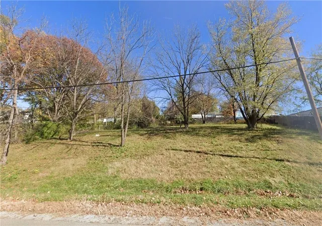 Photo 1 of Land for sale at 4801 Nw Waukomis Dr, Kansas City, MO 64151 | MLS# 2640739 | Listing updated on 2026-09-08