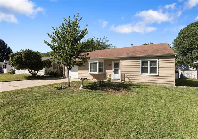 Photo 1 of Single family home for sale at 1804 Cherokee St, Leavenworth, KS 66048 | MLS# 2640746 | Listing updated on 2026-09-19