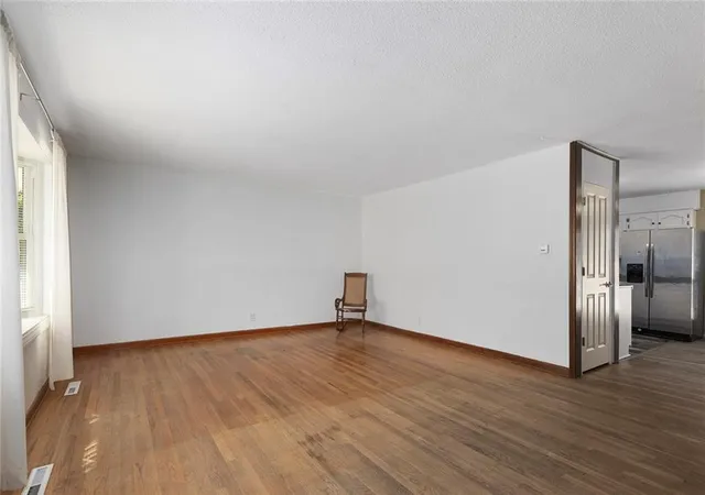 Photo 3 of Single family home for sale at 1804 Cherokee St, Leavenworth, KS 66048 | MLS# 2640746 | Listing updated on 2026-09-19