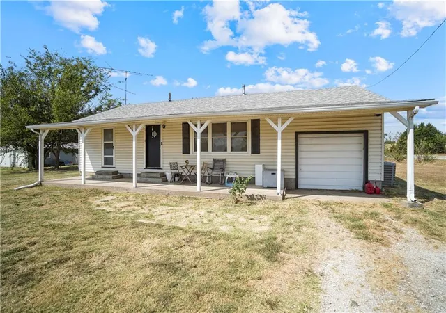 Photo 1 of Single family home for sale at 1685 Cr 3700, Coffeyville, KS 67337 | MLS# 2640749 | Listing updated on 2026-09-08