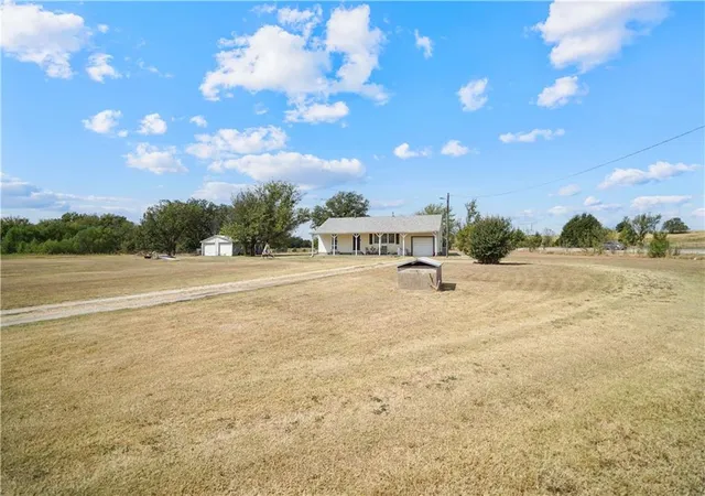 Photo 2 of Single family home for sale at 1685 Cr 3700, Coffeyville, KS 67337 | MLS# 2640749 | Listing updated on 2026-09-08