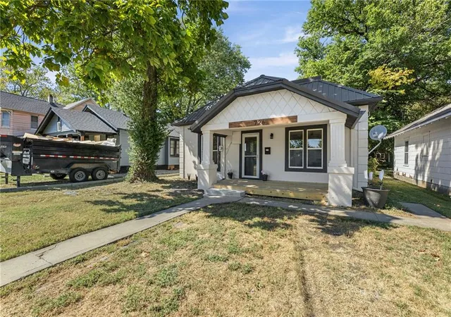 Photo 3 of Single family home for sale at 726 Pacific Ave, Osawatomie, KS 66064 | MLS# 2640780 | Listing updated on 2026-10-01