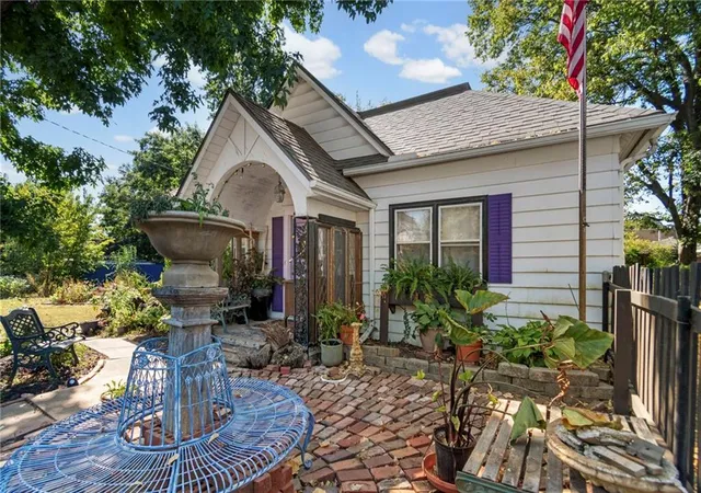Photo 2 of Sale Pending at 318 Clinton St, Clinton, MO 64735 | MLS# 2640782 | Listing updated on 2026-10-06