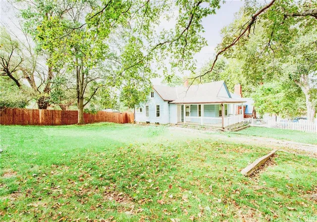 Single family home for sale at 11215 Evans St, Sugar Creek, MO 64054 | MLS# 2640786