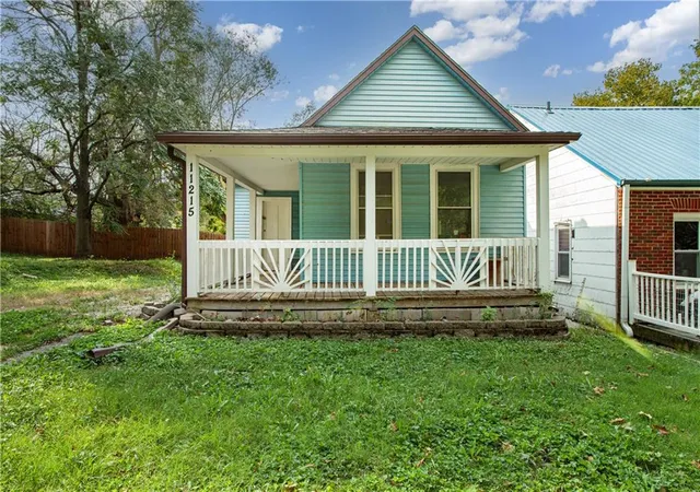 Photo 1 of Single family home for sale at 11215 Evans St, Sugar Creek, MO 64054 | MLS# 2640786 | Listing updated on 2026-10-09