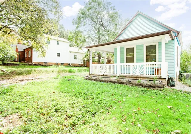 Photo 3 of Single family home for sale at 11215 Evans St, Sugar Creek, MO 64054 | MLS# 2640786 | Listing updated on 2026-10-07