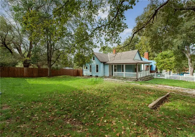 Photo 3 of Single family home for sale at 11215 Evans St, Sugar Creek, MO 64054 | MLS# 2640786 | Listing updated on 2026-10-09