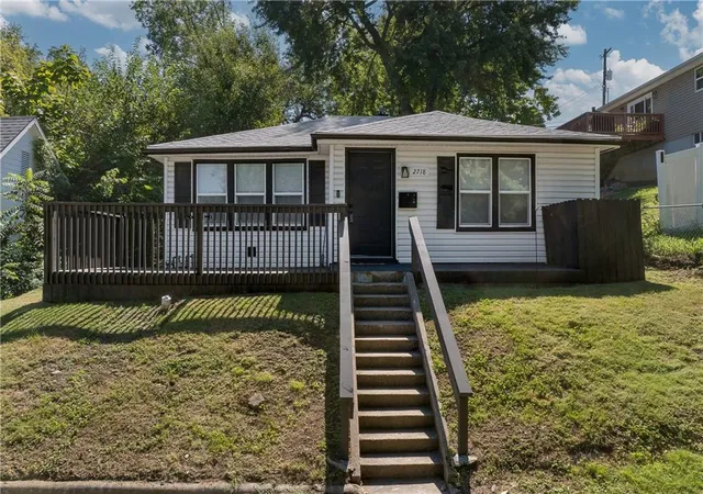 Photo 1 of Sale Pending at 2718 Mary St, Saint Joseph, MO 64507 | MLS# 2640794 | Listing updated on 2026-10-09